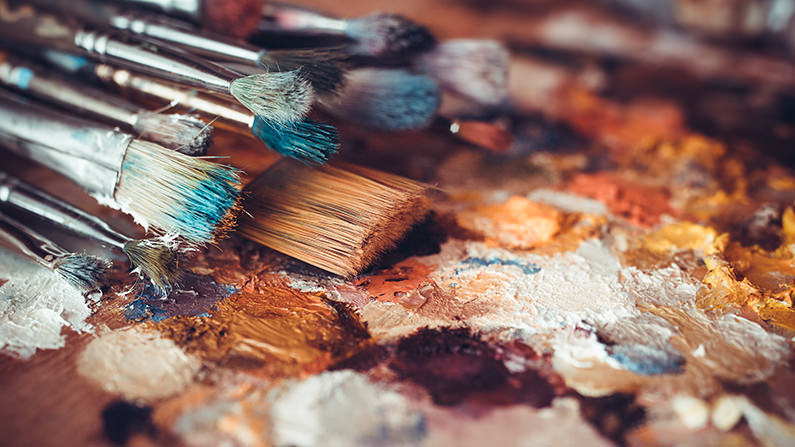 How Long Does Oil Paint Take To Dry? (2 Ways to speed it up)